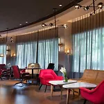 Radisson Red Shanghai Wujiaochang Hotel