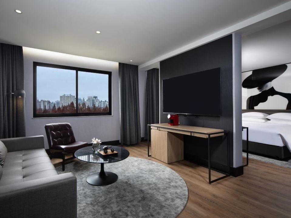 Radisson Red Wujiaochang Hotel